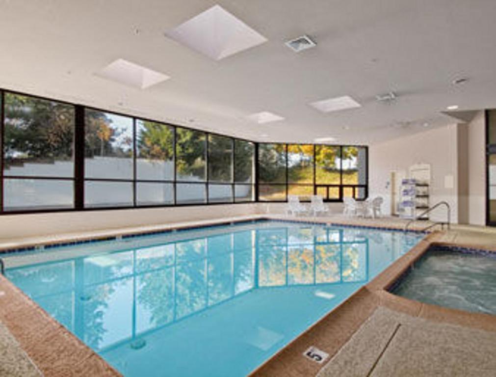 Ramada By Wyndham Harrisburg/Hershey Area Dış mekan fotoğraf